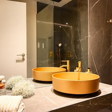 Colombo Square, A In Madeira شقة فونشال