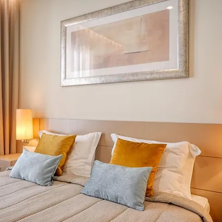 Colombo Square, A In Madeira شقة فونشال