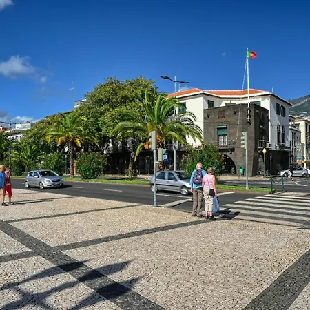 Colombo Square, A In Madeira شقة فونشال