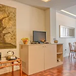 Colombo Square, A In Madeira Apartment *