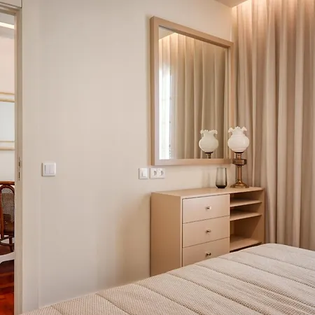 Colombo Square, A In Madeira Apartment *