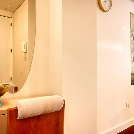 Colombo Square, A In Madeira Apartment