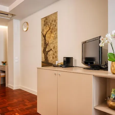 Colombo Square, A In Madeira * Funchal (Madeira)