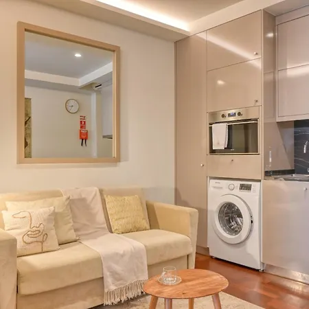 Colombo Square, A In Madeira Apartment *