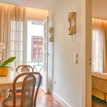 Colombo Square, A In Madeira Apartment *