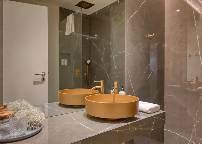 Colombo Square, A In Madeira